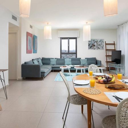 Sophisticated 3Br Penthouse In Jaffa'S Market Tel Aviv Buitenkant foto
